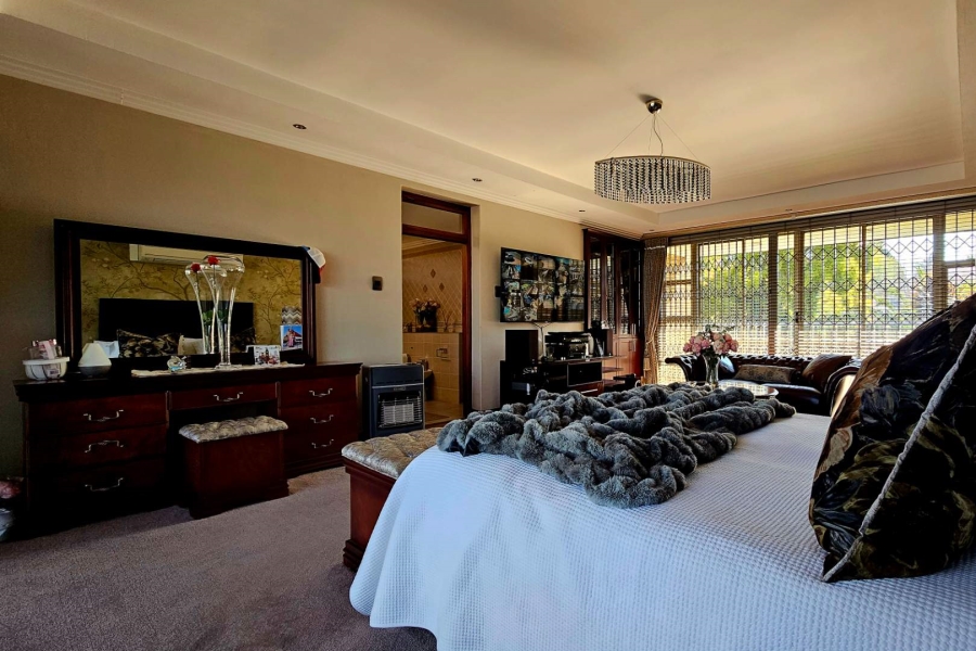 4 Bedroom Property for Sale in Heuwelsig Free State
